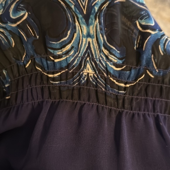 Chico’s blue Swirl art deco poncho style V neck elastic waist lightweight top  M - Picture 6 of 6